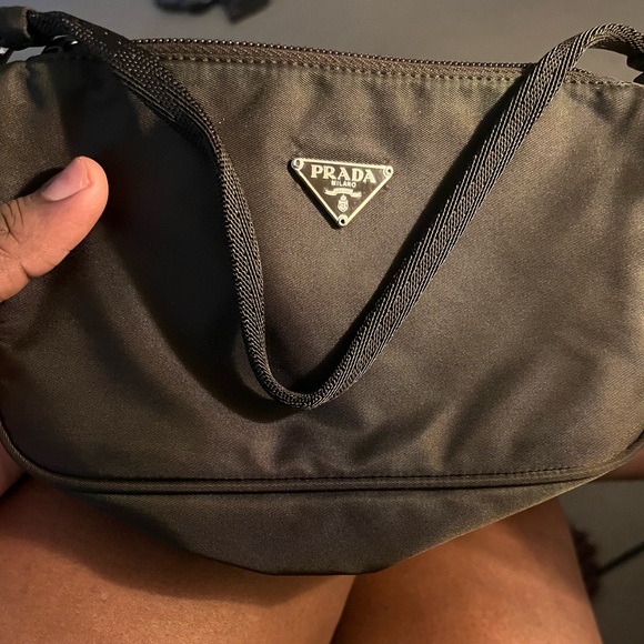 Nylon Prada bag - Picture 2 of 4